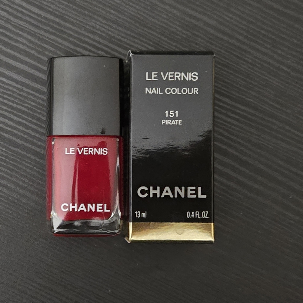 CHANEL Le Vernis Nail Colour 151 Vibrant Red